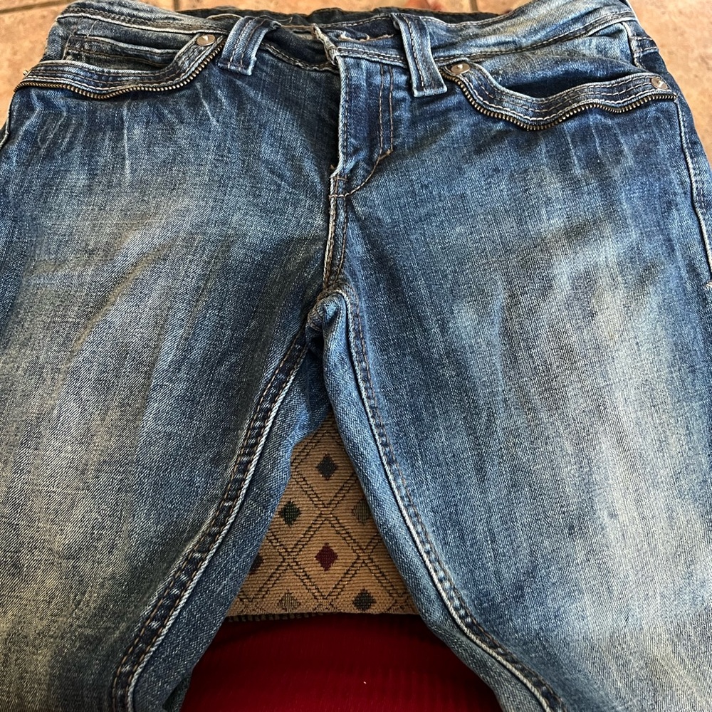 Jeans size 28